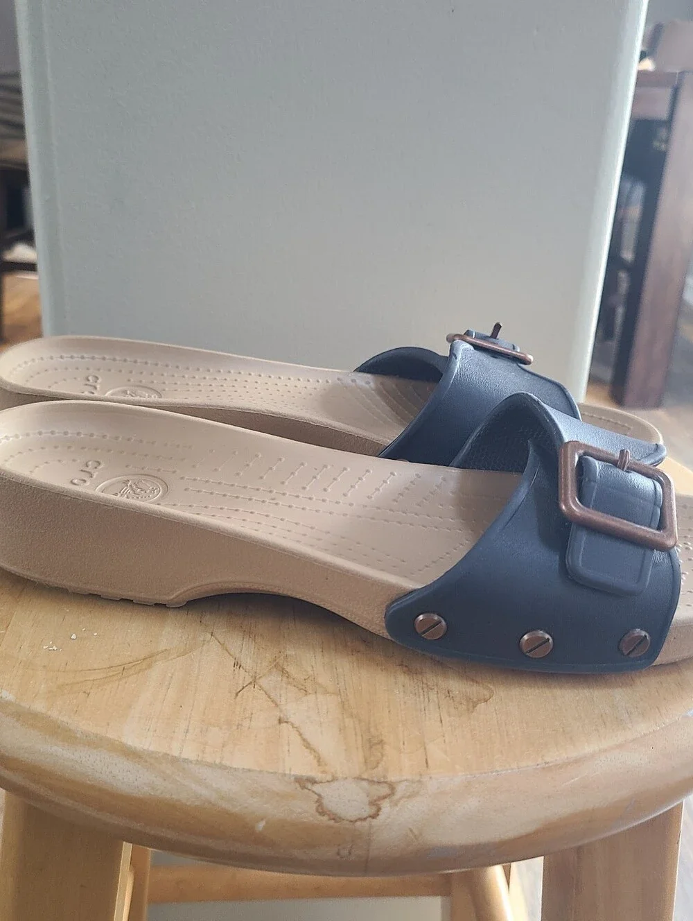 Crocs Navy Blue Buckled Flip Flops Women's Size 9 - Picture 5 of 5